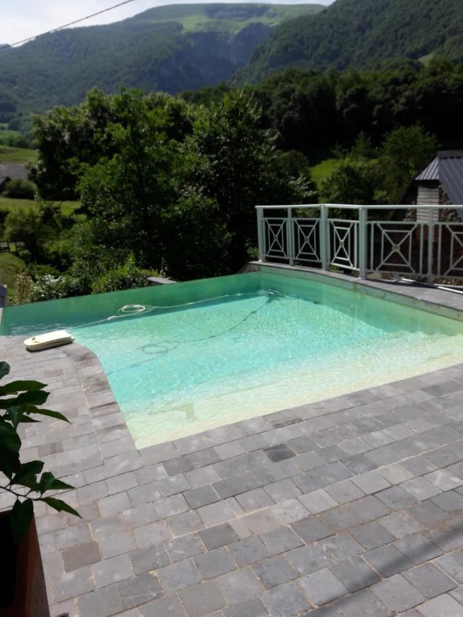 Maison Ainerak Gite A Sainte Engrace La Pierre Saint Martin Bagian luar foto